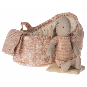 Hase in Tragetasche